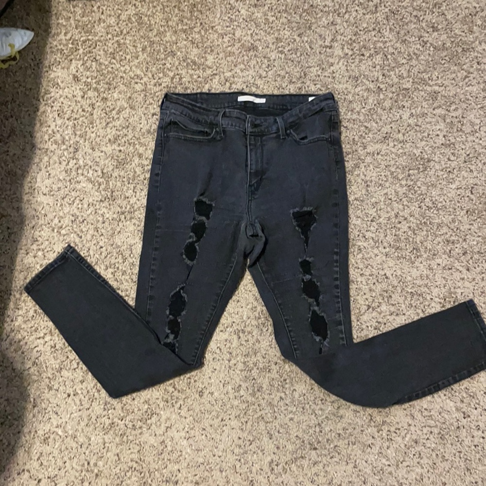 Levis 711 skinny jean distressed